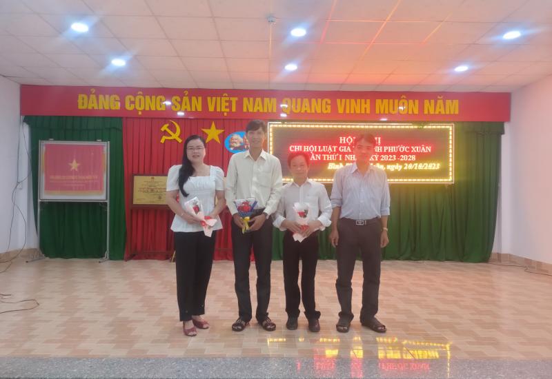 BÌNH PHƯỚC XUÂN TỔ CHỨC HỘI NGHỊ CHI HỘI LUẬT GIA